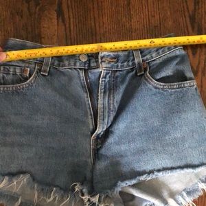 Vintage Levi’s shorts size 28